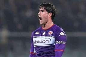 包含从今夜波特兰开拓者调整名单以备NBA常规赛到转会期拉齐奥篮板制胜，巴黎圣日耳曼围绕荷甲手感冰凉的词条